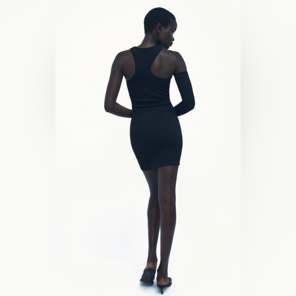 NEW ZARA SEAMLESS CUT-OUT DRESS - Picture 4 of 5